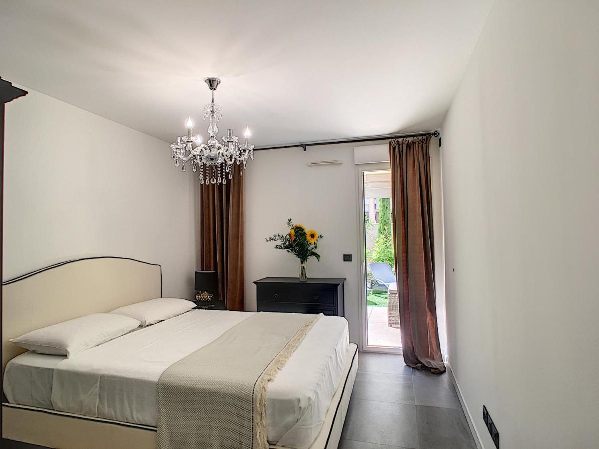 Palm Beach Apartment With A Pool In The Residence Cannes Buitenkant foto