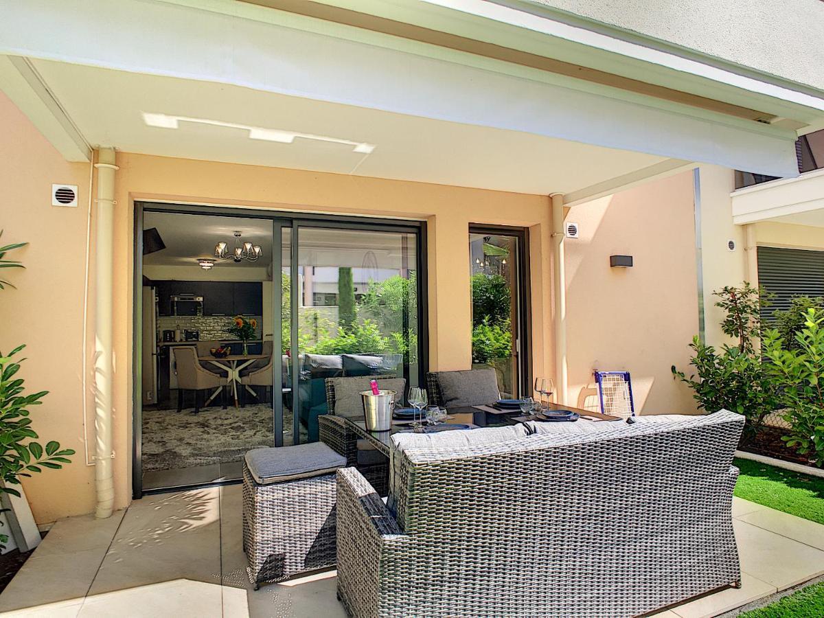 Palm Beach Apartment With A Pool In The Residence Cannes Buitenkant foto